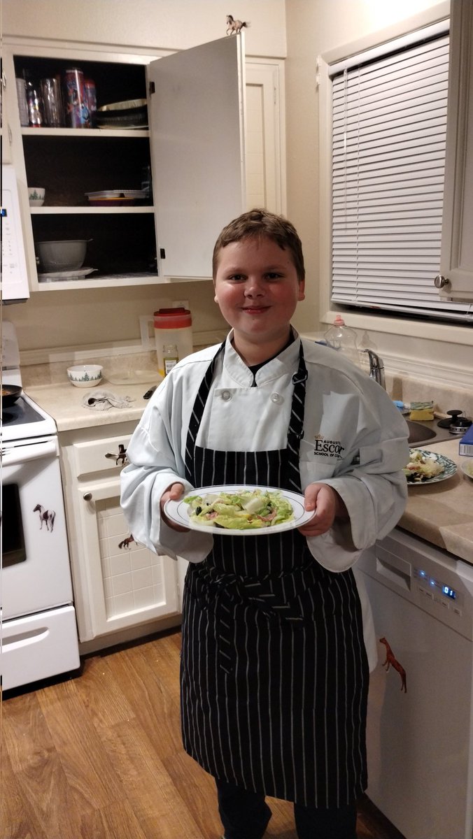 DavidTaple90421's tweet photo. My 12 year old son wanted to help make dinner with Mom last night I showed him how to do it he did the rest he wanted to were moms chef stuff https://t.co/RZ7x5wdmio