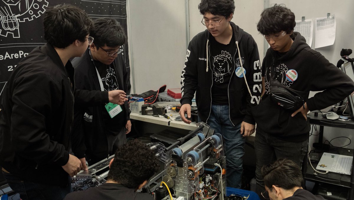 Follow our matches in this link 👉 m.twitch.tv/firstinspires10
#WeArePanteras #CRESCENDO