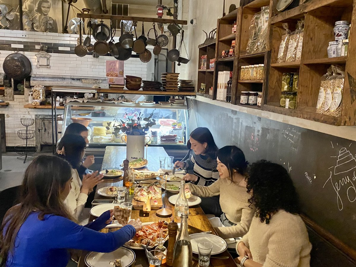 Last night was the first installment of my Women Creatives Community Dinner ✨ intentional, curated small dinner to meet other creative and ambitious women in SF Still so energized from our conversation @harpriiya @adele_bloch @michelle__chiu @asra_yousuf @themeasures & Aila