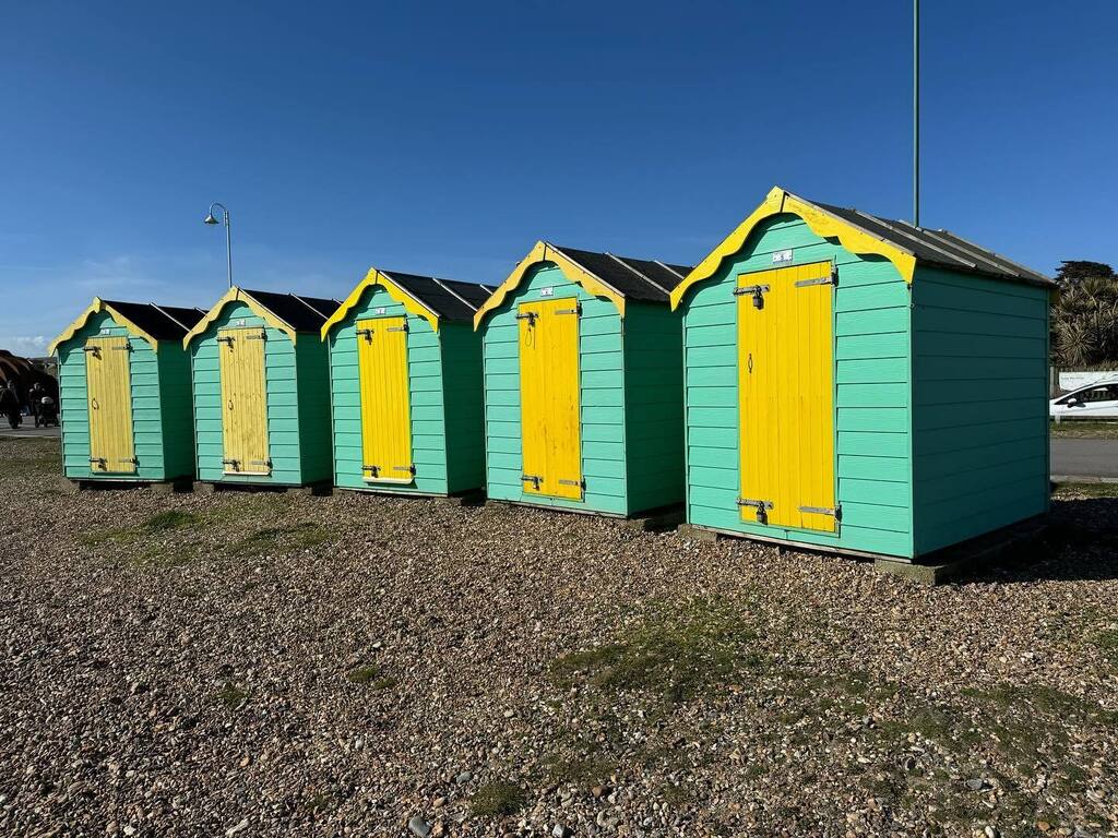 Littlehampton #littlehampton #seaside #seasidetown #seasideresort #westsussex #littlehamptonharbour #littlehamptonbeach #seaside #easter #eastersaturday #bankholiday #bankholidayweekend #saturday #bankholidays #easterweekend #happyeaster #spring #springt… instagr.am/p/C5Ys4qjNvU_/