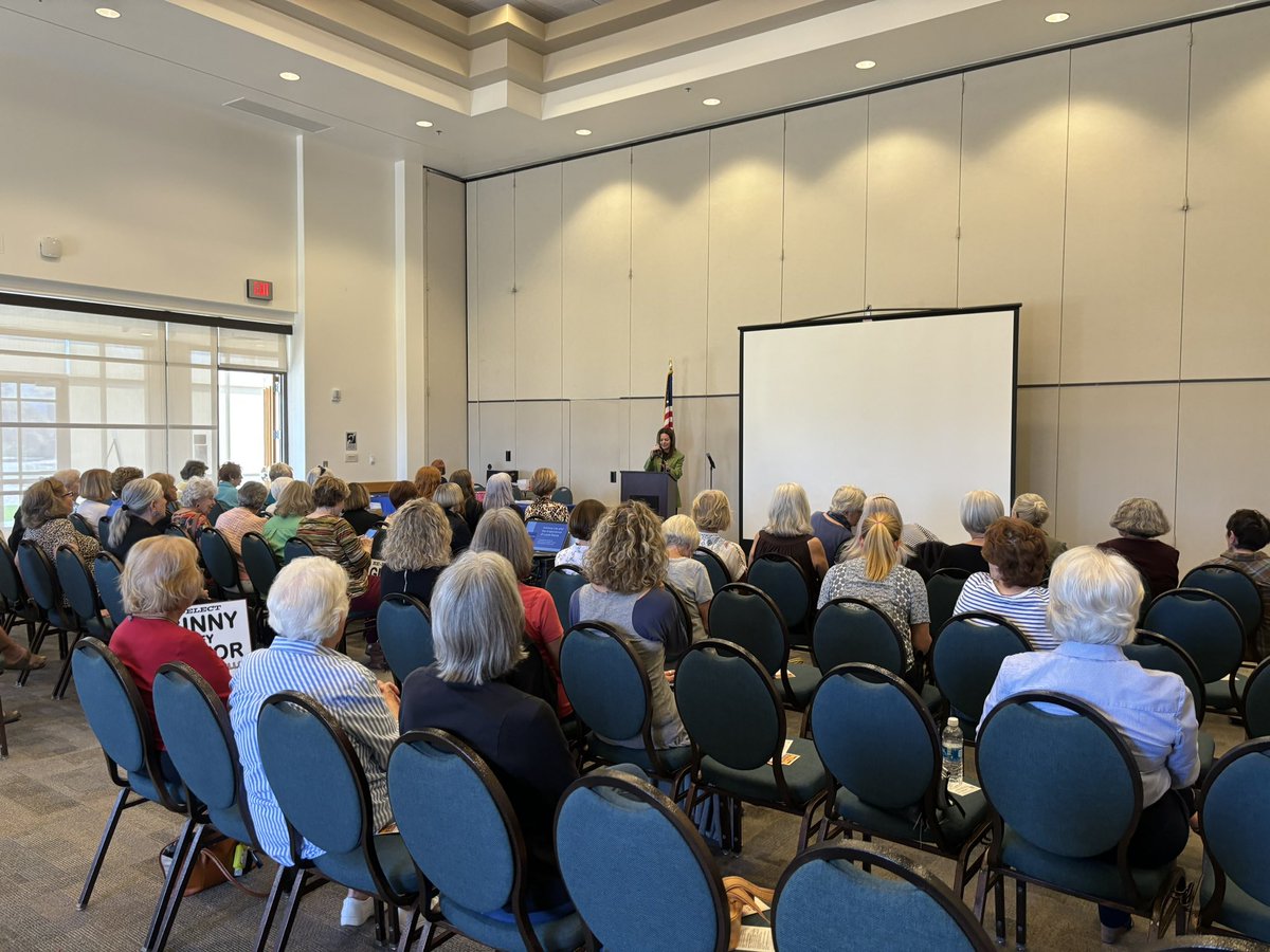 Happy to be with Fountain Hills Liberal Ladies to discuss how we beat David Schweikert. Great in-depth questions. And always a pleasure to chat with Mayor Ginny Dickey about her work and her race. Fountain Hills is lucky to have her.