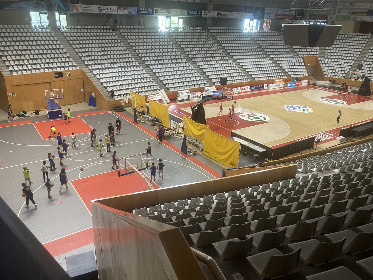 Els ratis de jovent en formació / m2 d’equipaments “publics” municipals <a href="/Girona_Cat/">Ajuntament de Girona</a> .  Més usuaris a menys metres quadrats disponibles.  Molt “popular” tot plegat <a href="/alcaldegi/">Alcalde de Girona</a>