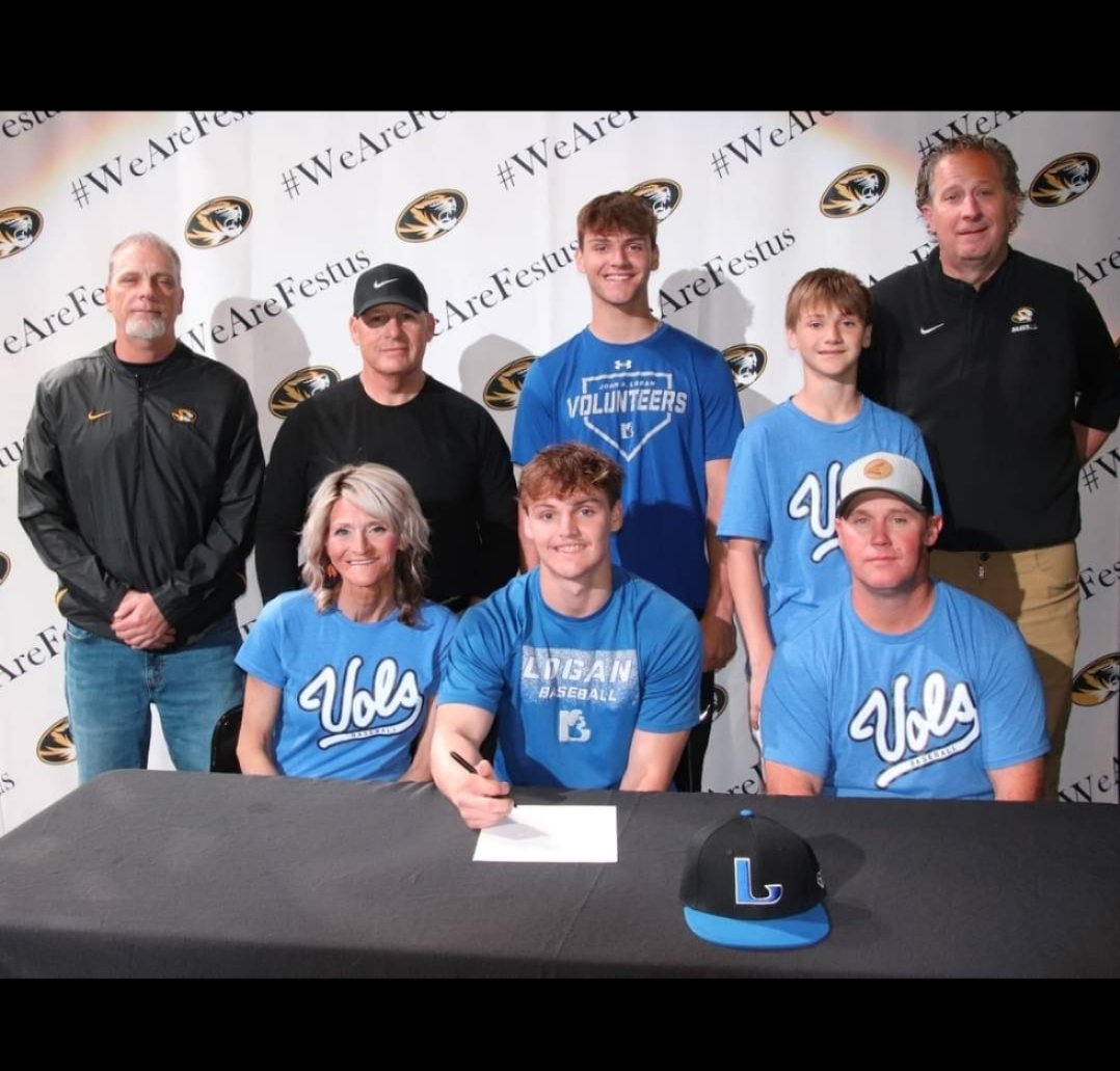 Shout out to our very own Senior Shortstop Hayden Bates signing at John A. Logan Juco. Just another one of our absolute DAWGS going to the next level! The kid has had an impact! So proud. #wearefestus @LoganVolsBsbl @FESTUSAthletics @KJFFSPORTS @STLhssports @Mo_MHSBCA
