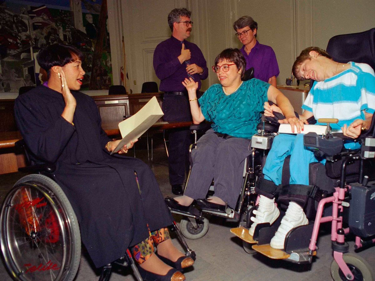 Judy Heumann, a founder of the disability rights movement, was an acclaimed leader of the community. #ThisWeekInHistory in 1977, Heumann led a protest that led to implementation of federal legislation for people with disabilities: buff.ly/3TvWqyr