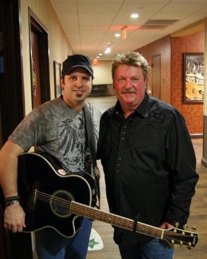 #FlashbackFriday to this moment of @JoeDiffieOnline and I at the @Opry! It was an honor to sing 'So Help Me Girl' with @NateSmithSongs on @HIXTAPE Vol. 3 in memory of Joe. Thank you to everyone who has been listening to our version of this Diffie classic in his honor!