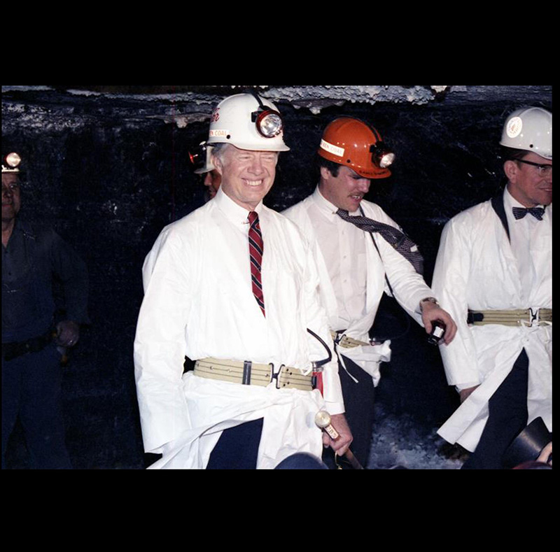 10/13/80 Pres. Carter was captured in this #ArchivesSnapshot in the Old Ben Coal Mine in Marion, IL. The Pres. was there to meet with union leaders and address the 150 employees of the mine and address his commitment to coal as part of the National Energy Policy. NAID 847742