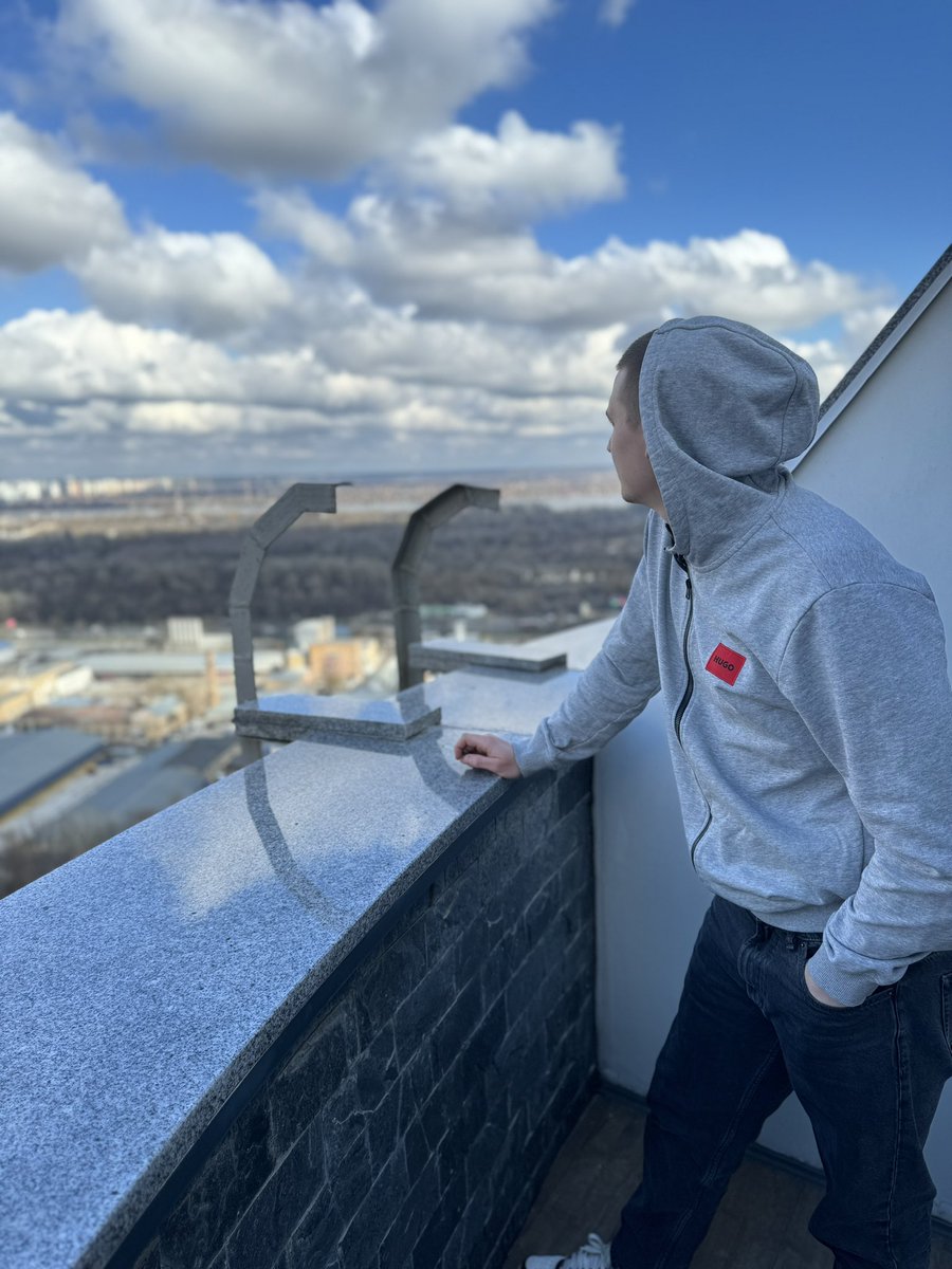 varenik1997's tweet photo. На улицах бьются ебало как посуда
Опять обрел себя и потерял рассудок https://t.co/Z0PyvIRPDZ