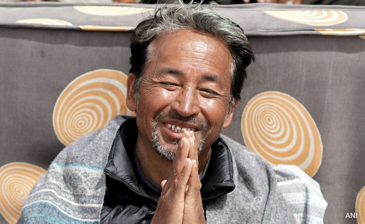 ndtv's tweet image. Internet Curbs, Prohibitory Orders In Ladakh Ahead Of Sonam Wangchuk's March
ndtv.com/india-news/int…