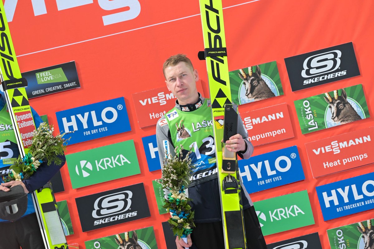 Z racji tego, że niektórzy Czesi pokończyli kariery cieszmy się, że KAPITAN POLSKICH PRZESTRZENI POWIETRZNYCH nie zamierza zawieszać nart na kołek
#skijumpingfamily