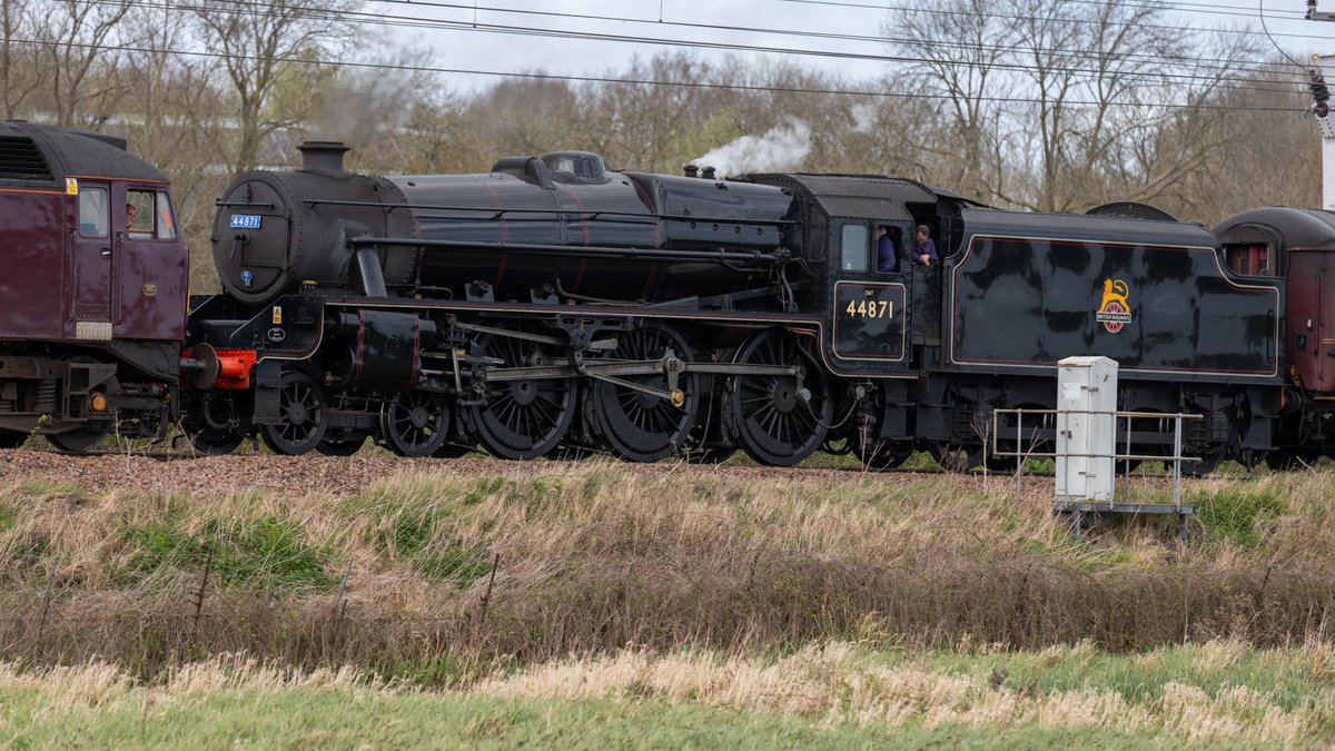 SteveRuskin's tweet image. #44871 passes Ely on the 5th April 2024, on her way to Norwich. #Steam #trainsoftwitter #steamtrain #elycathedral @westcoastrail @railwaytouring @SpottedInEly