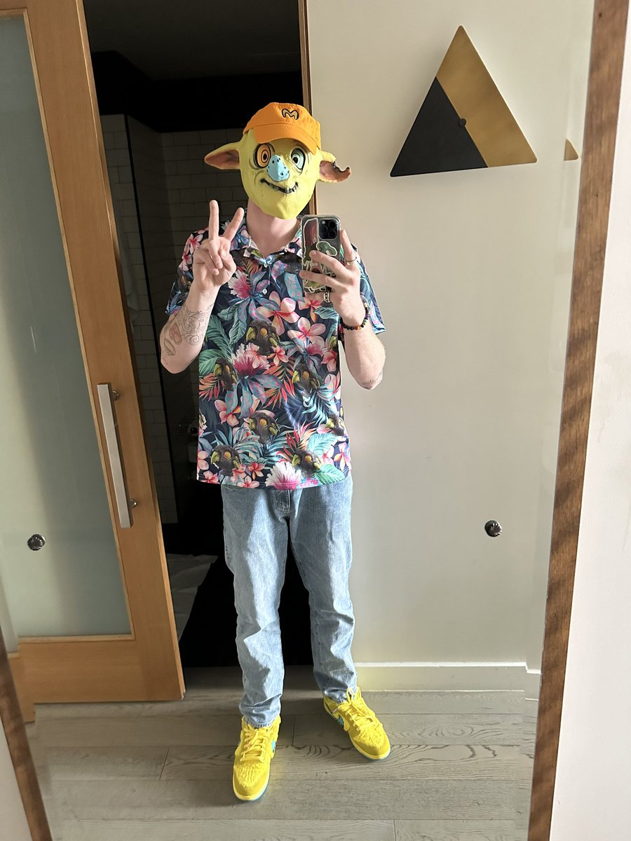 I’m ready for today <a href="/goblintown/">goblintown</a> I’m so hungry for some @McGoblinBurger 

Shirt by the one and only <a href="/ShonkDaGoblin/">Shonk</a> 💚