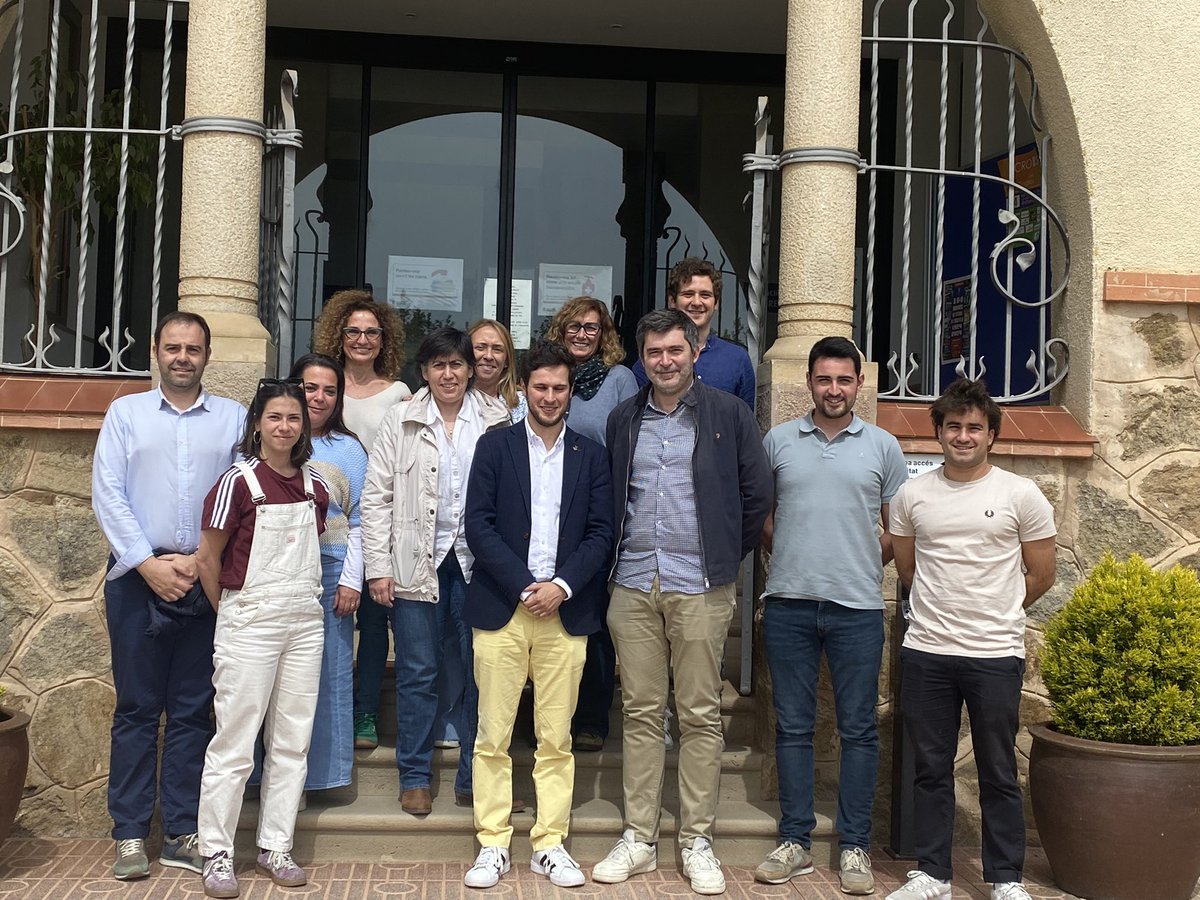 JuntsTiana's tweet photo. Avui hem visitat l’Ametlla del Vallès i els companys de l’@ametllat que governen el municipi. Un projecte, també, sorgit d’una agrupació d’electors. Hem compartit reptes, idees i projectes.

Gràcies per acollir-nos a casa vostra. Ens retrobem aviat a #Tiana! https://t.co/X5HIO0FoUx