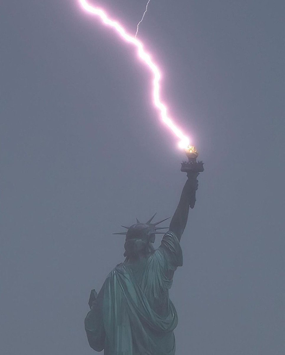 Am I the only person that thinks it is strange that lightning legit struck The Statue of Liberty yesterday and an earthquake hit New York today?