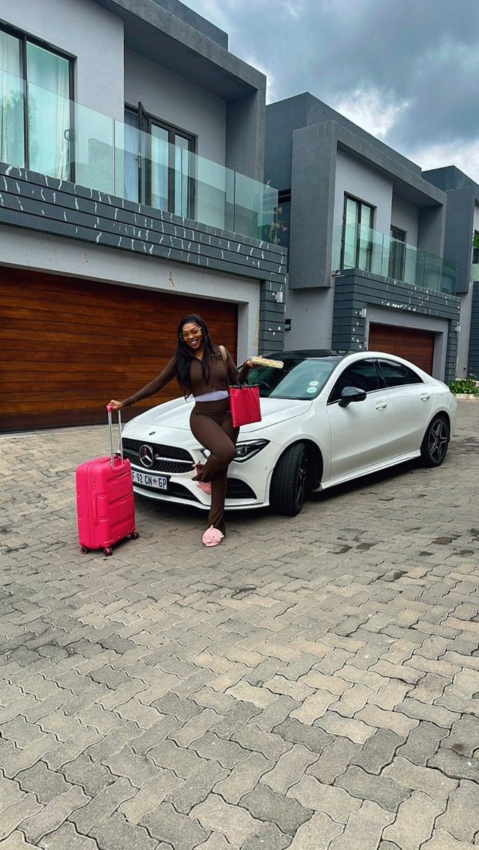 Enjoy my love
Am sure u travelled safely

CELEBRATE KHOSI TWALA
KHOFFEE WITH KHOSI X TOP 6
#KhosiTwala
#KhoffeewithKhosi