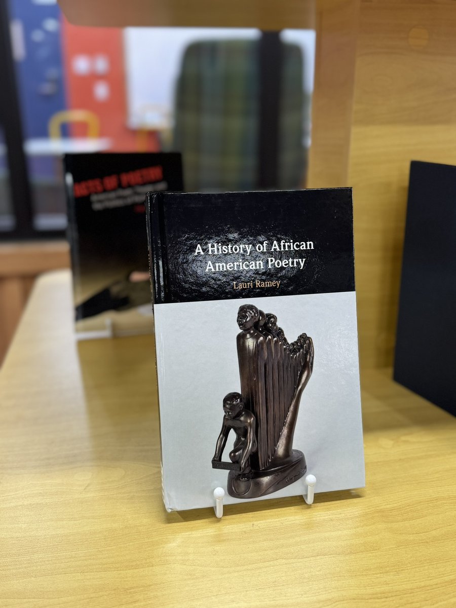 MoffettLibrary's tweet image. Our Book Display for April is up, highlighting National Poetry Month. Come and see what books we have out! ✒️
#msutexas #moffettlibrary #clubmoffett