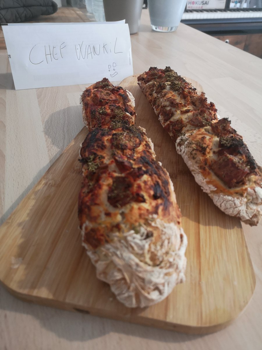 arnaudguerard1's tweet photo. @terracid @WankilStudio #chefwankil ma spécialité, mon pain au thon https://t.co/dbSgRtNAk9