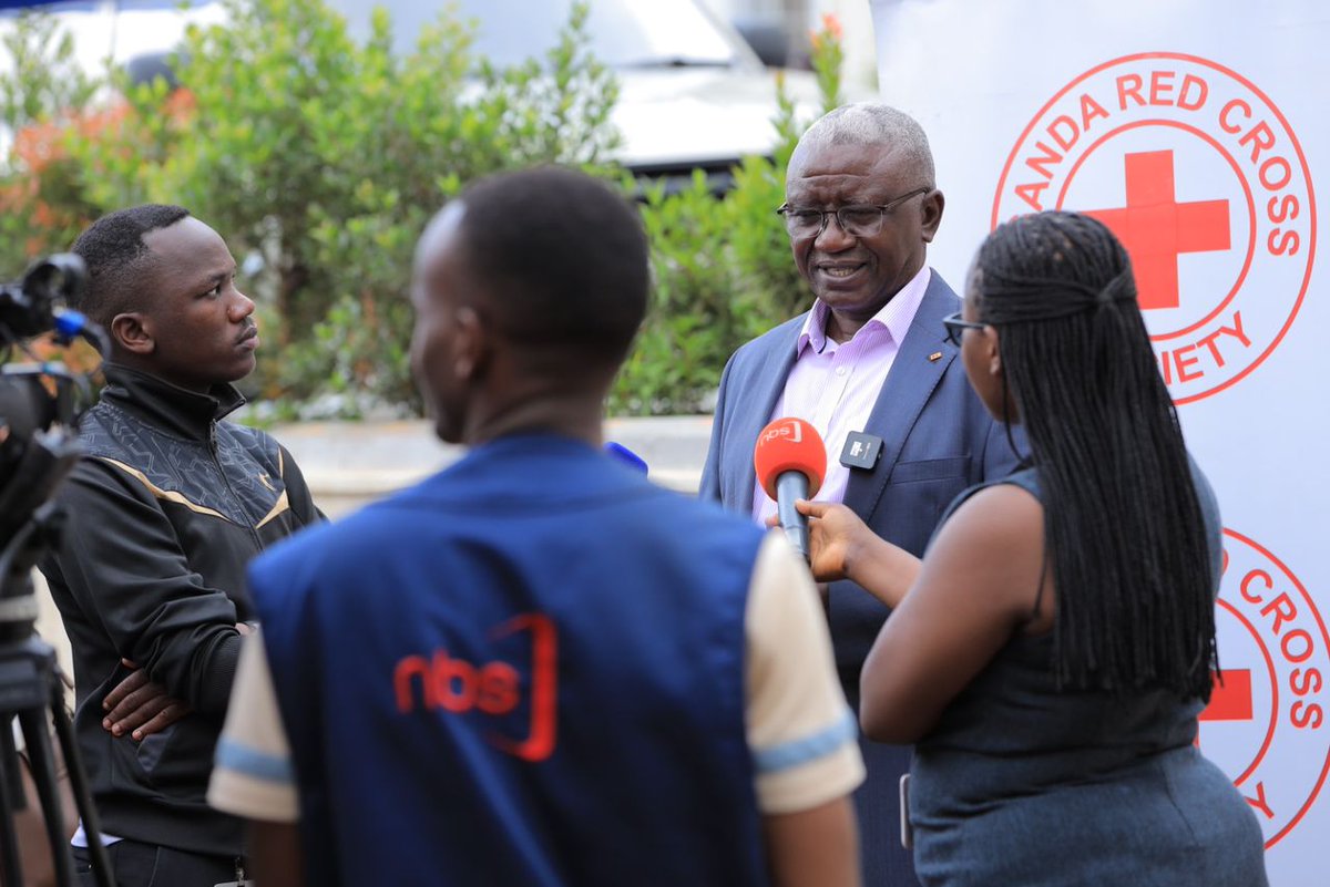 Today, we delivered our pledge towards supporting the #KabakaBirthDayRun @UgandaRedCross offered resources worth 6M Ugx towards this cause, received by the Katikkiro of Buganda Owek. @cpmayiga #KabakaWange #KabakaAt69 #KabakaBirthDayRun