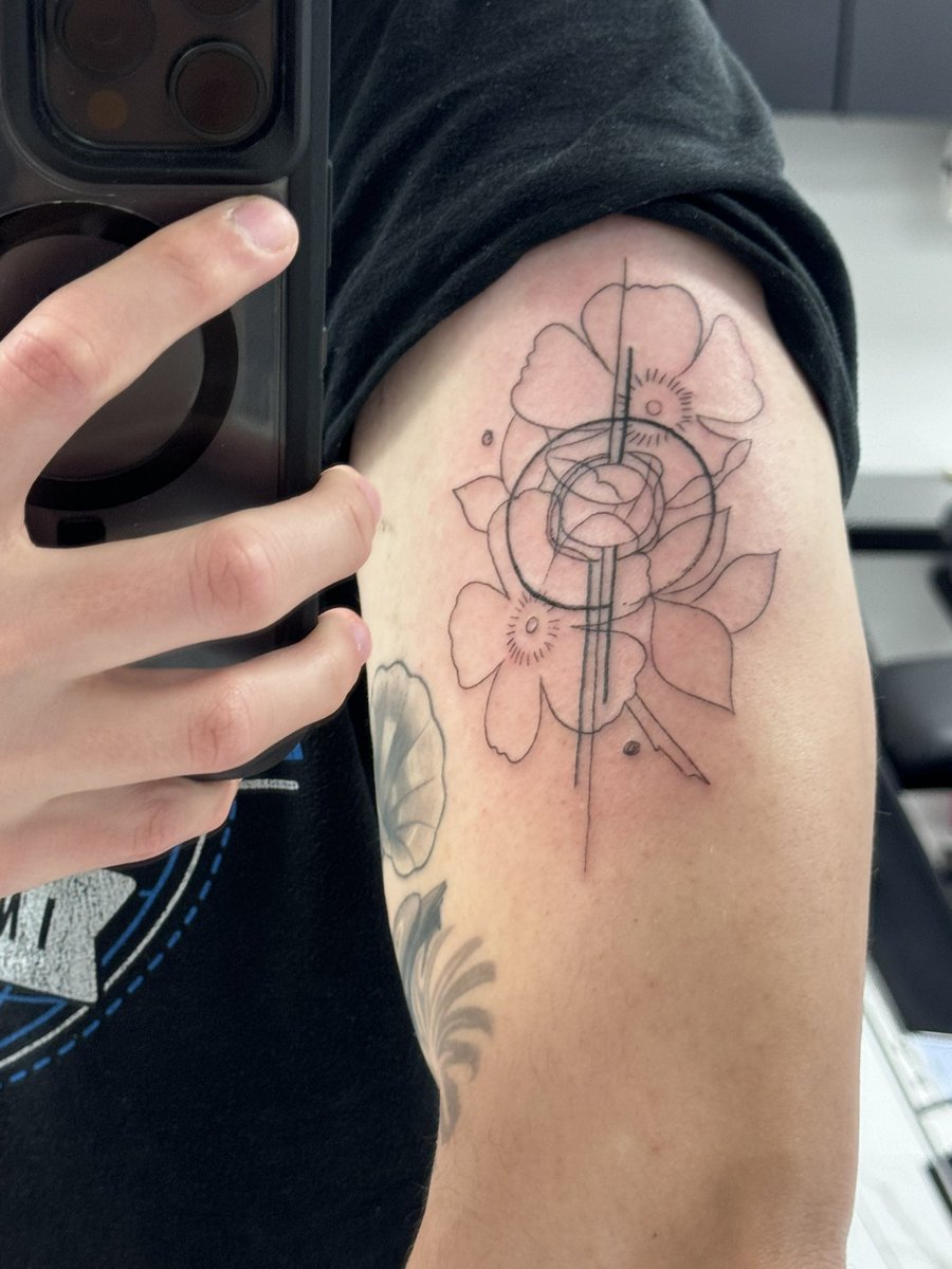 Hunter W tweet media