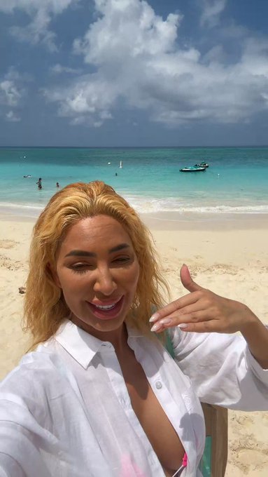 FARRAH ABRAHAM is live now! https://t.co/ddTvhL1vNM https://t.co/FsAo6ljO4G