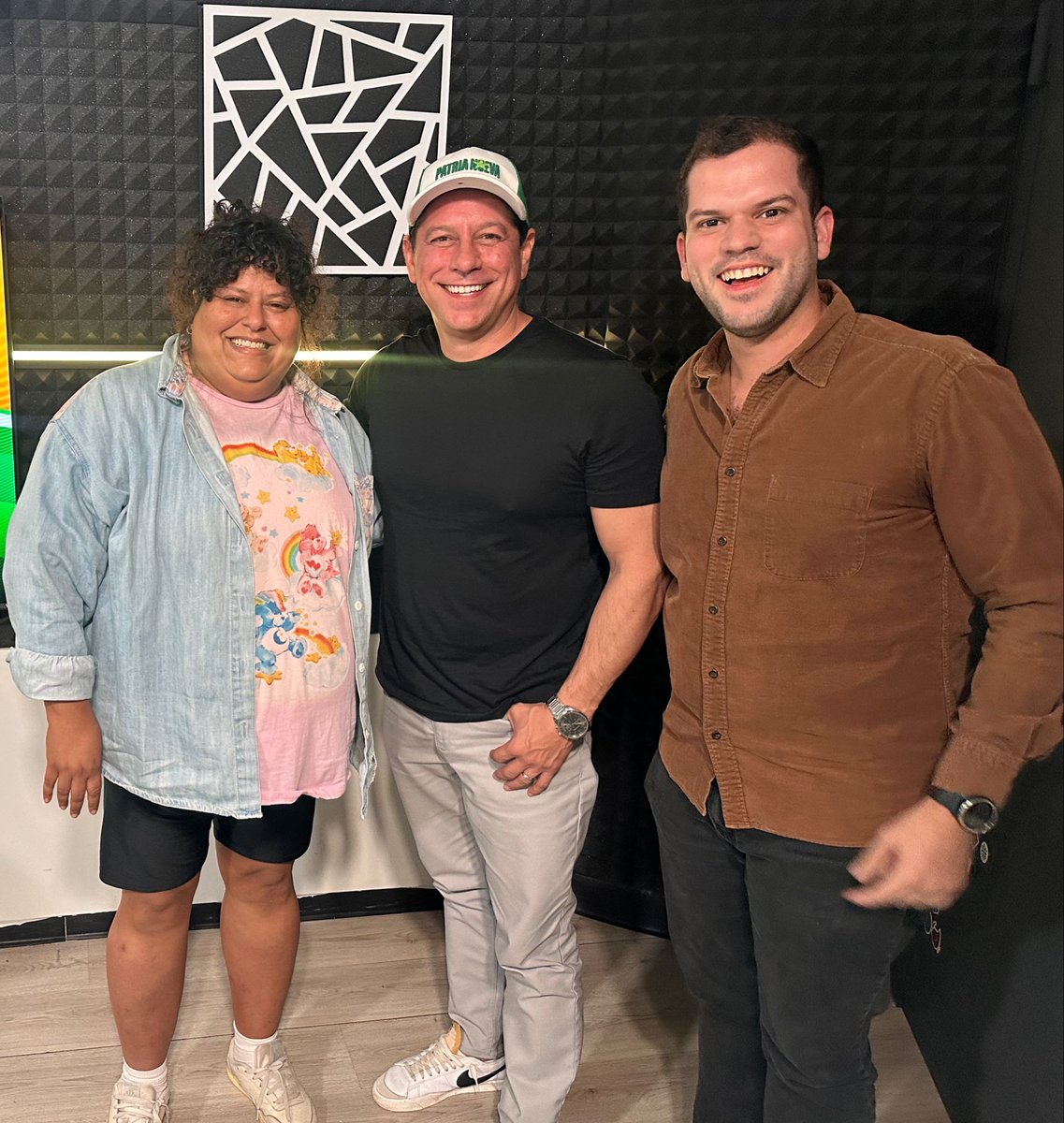 🎙️ 🙌 Con Melissa Rodríguez  y Luis Ponce en #HazmeCafé #96.5FM #EstereoTempo Mira la entrevista completa aquí 👉 
buff.ly/3xyte2j