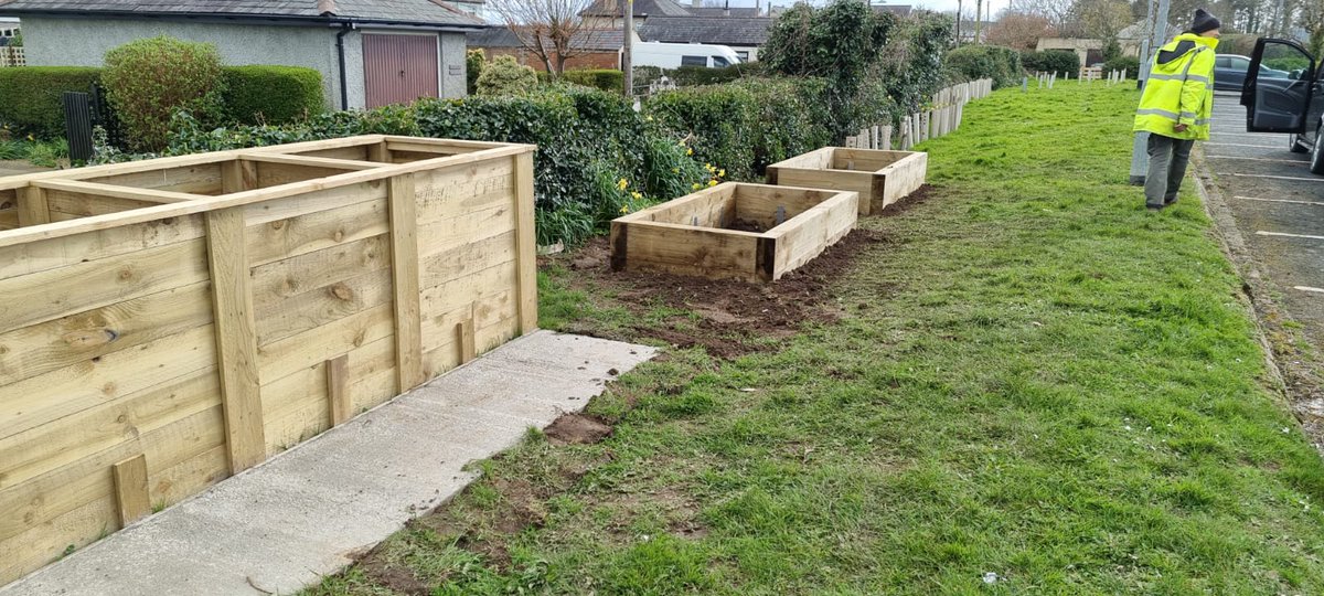 Developing socialising spaces, planting fresh food for community groups and extending habitat for wildlife💚 We'll be at Llangefni Leisure Centre again and we'd appreciate any #volunteering help #gardening 🪴 📅Thursday 10:00am-3:00pm (Drop-in)