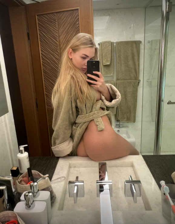 BarbieAnnaaa's tweet photo. @solandisxan @HOTBABESDAILYXX Damn, that's hot🔥 Who's gonna fuck me now? 😈💦 https://t.co/5DMNslMzQg