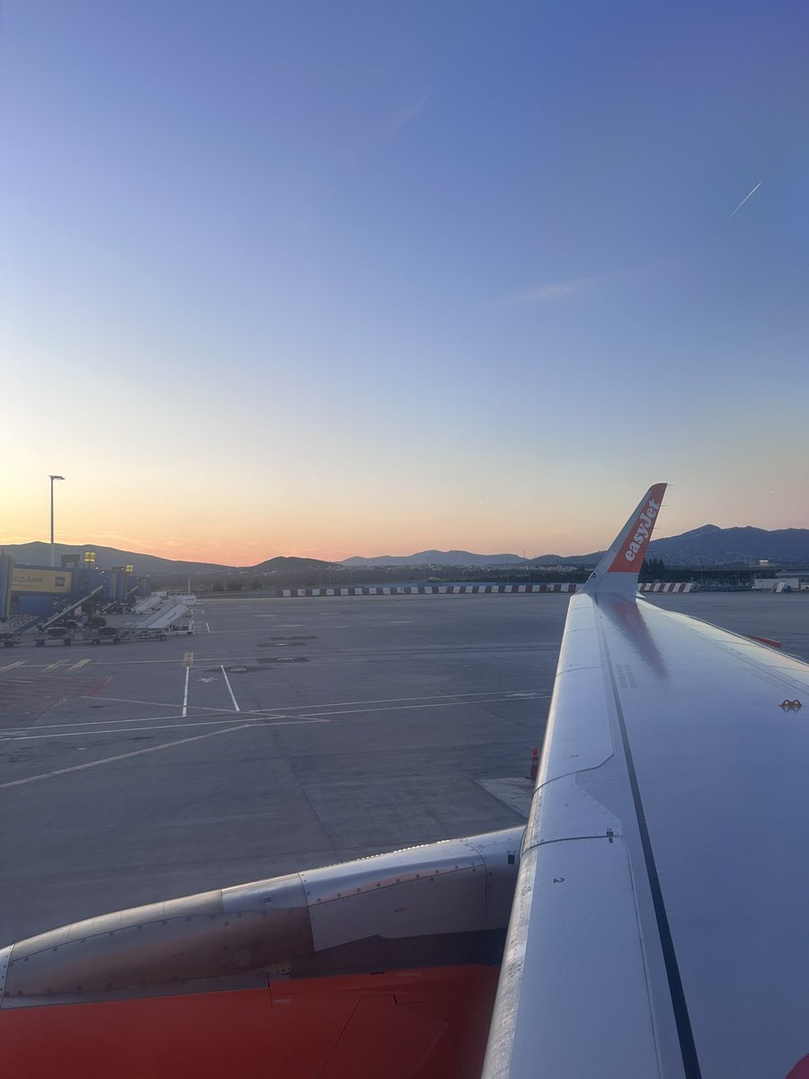 ClassicsMTS's tweet image. Goodbye Greece! Hoping for a smoother journey than Odysseus ✈️🌏