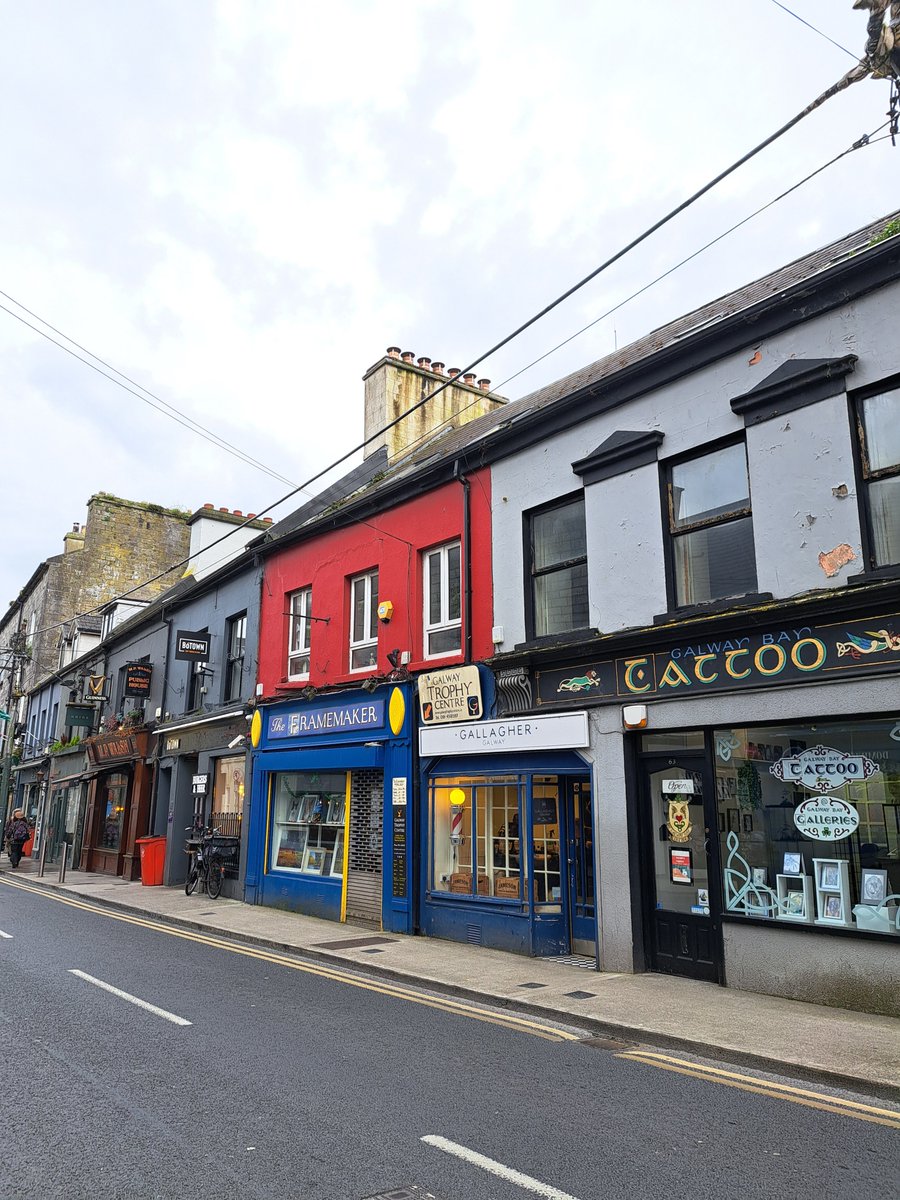 Where else would you find a tattoo studio, art gallery, barbers, trophy maker, framing shop, burger restaurant, traditional pub and Michelin star restaurant in a row?! 😍👏 We LOVE the diversity of local businesses you find in Galway's Westend #CrossTheBridges & #SupportLocal