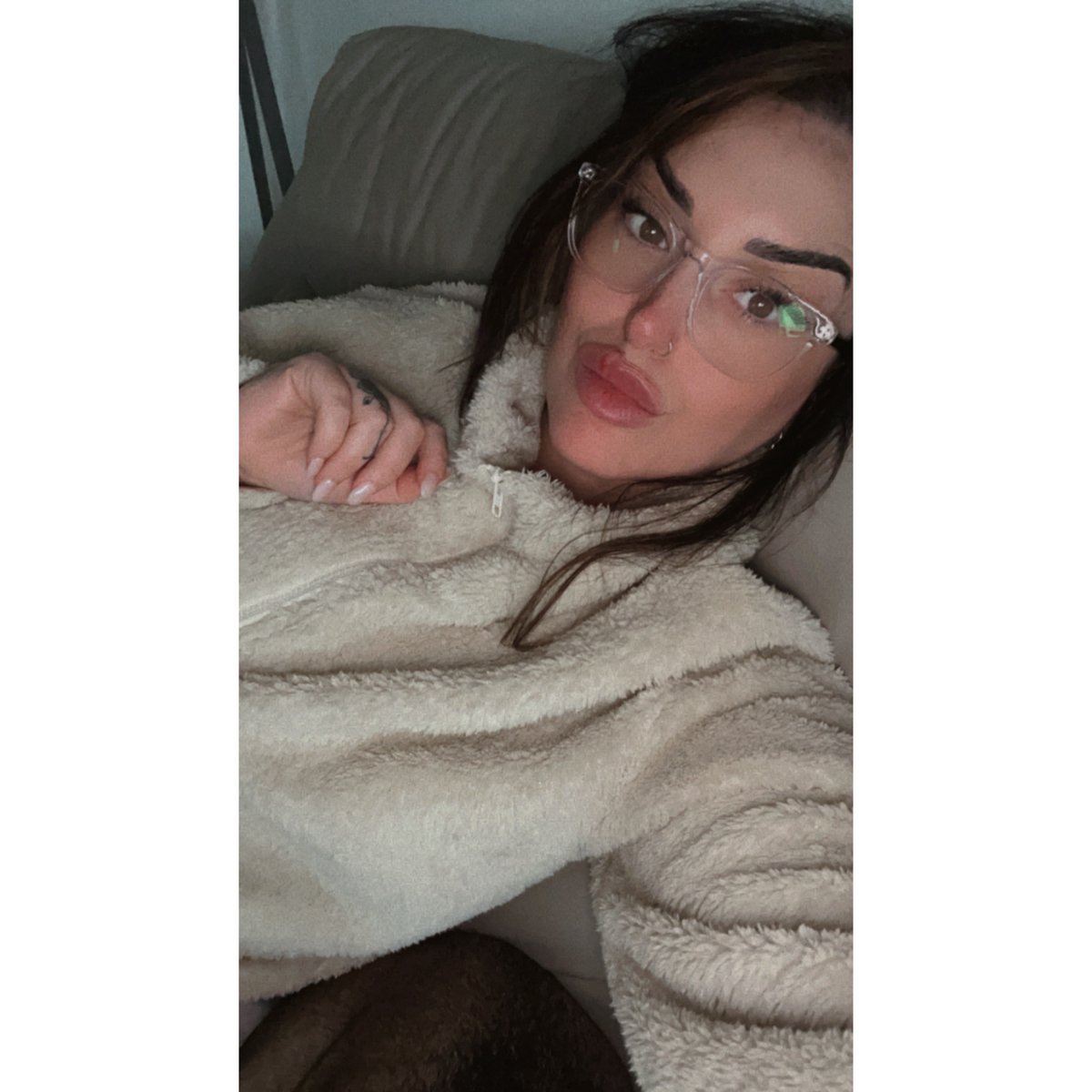 SimpleSimmy92's tweet image. Cosy jumper on and day watching shit tv since the weather is pish😒 roll on the summer !!!