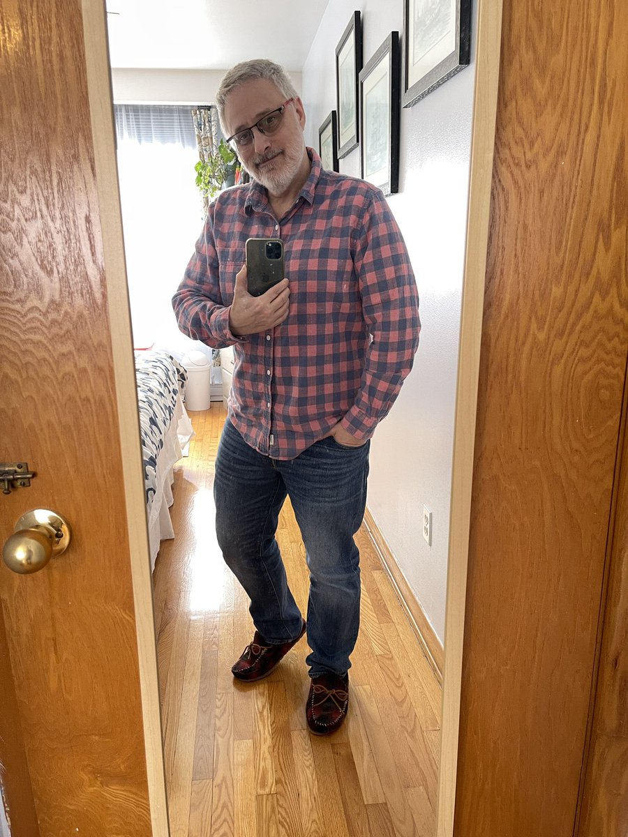 carbmac's tweet image. La chemise ne faisait plus.
Mais aujourd’hui, elle me fait encore 😃

La balance a fini par dire - 0.5 lbs … Yééé !! 

#RemiseEnForme #Santé2024