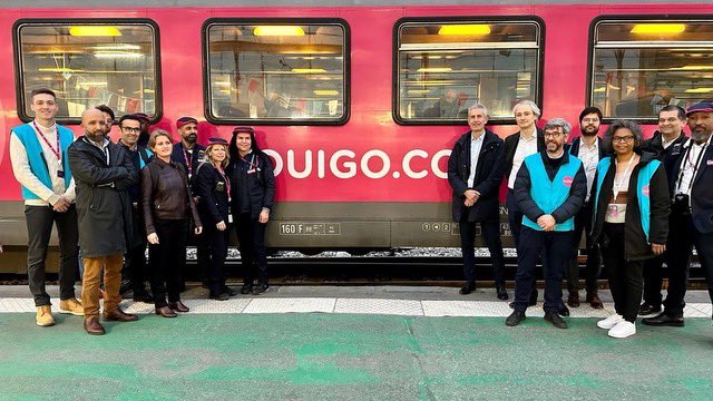 jeromelaffon's tweet photo. Première circulation du  #OUIGO Train Classique Paris - Rennes ce matin ! Beaucoup de fierté pour toutes les équipes OUIGO, bravo à elles ! Les réservations sont ouvertes, de 10€ à 49€ max. Ouigo, let’s go 😊 @alainkrakovitch https://t.co/Sw1Rbvl0BB