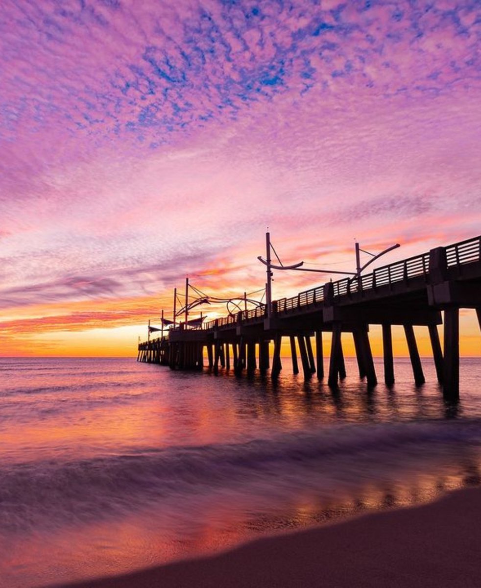 Let pink skies be the backdrop to your next event or convention - Pompano Beach is a stunning and hospitable meetings destination.

📍: Pompano Beach Fishing Pier
📸 : clarkefishing

#MeetingsAndConventions #MeetingPlanners