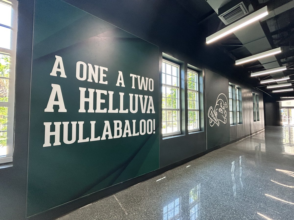 Happy #FacilityFriday, Green Wave Fans! Make sure you check out our new banners at Devlin Fieldhouse the next time you come out to watch @GreenWaveVB @GreenWaveMBB & @GreenWaveWBB! #RollWave🌊