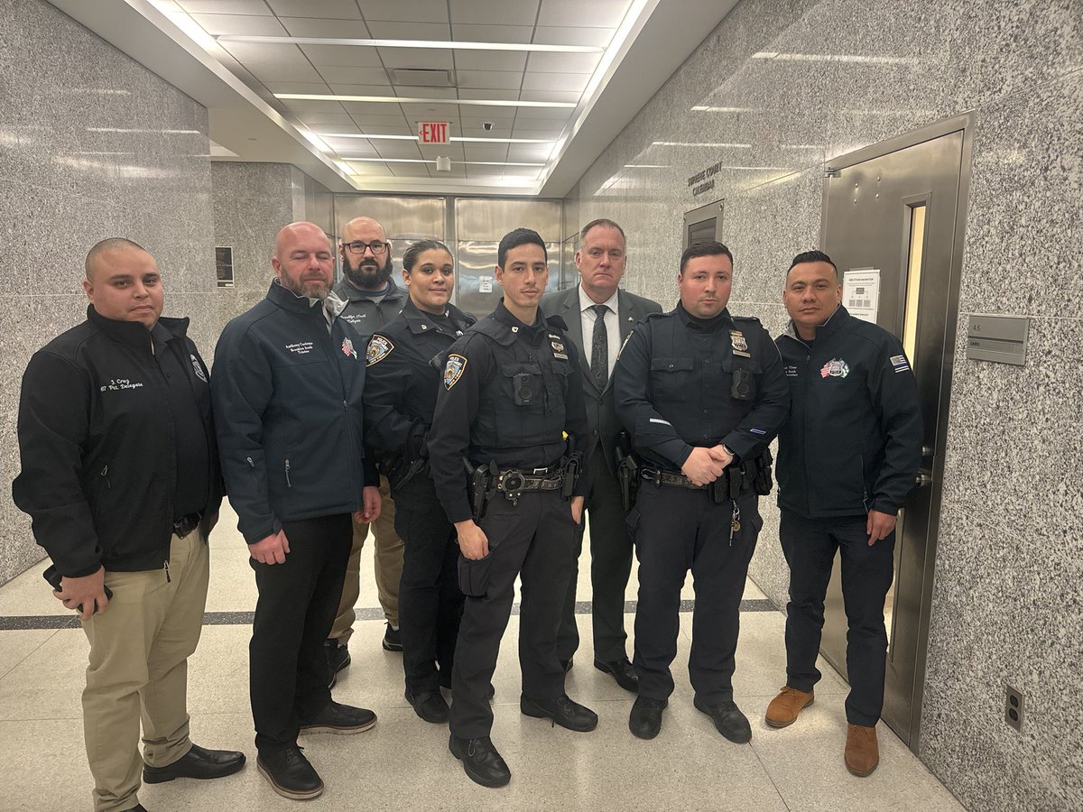 PBA Brooklyn South team in Brooklyn Criminal Court today for the case of the machete-wielding maniac who injured two @NYPD67Pct cops and a sergeant — indicted on ATTEMPTED MURDER charges and REMANDED.