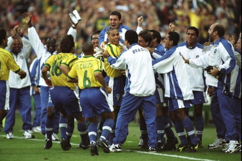 🤍💙🇧🇷💙🤍

Looks like the ‘98 reissue will also be accompanied with the track suit 🙌