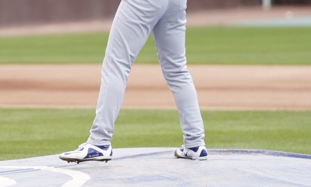 DOM_Frederic's tweet photo. disrespectful behavior here. yamamoto walking on our tarps w/ metal spikes? after its been raining here for a wk, the crews working their tails to get these games in &amp; you're on our goddamn tarp with cleats? this isnt some ballpark, its a federal landmark. respect dan kiermaier https://t.co/Gn44VF9z1K