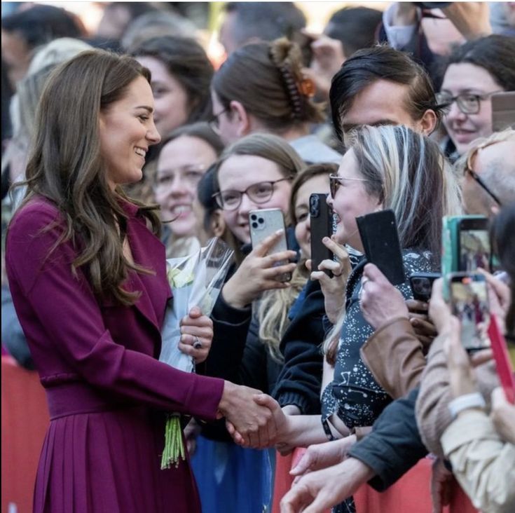 It shows that her absence makes the world realize how much we miss the presence of a loved and respected princess like her.

.
#PrincessCatherine #PrincessOfWales #QueenCatherine #KateMiddletonIsLoved #katemiddleton #WeLoveYouPrincessCatherine