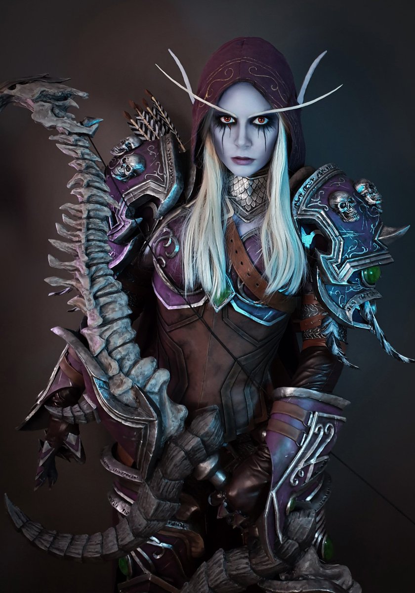 Sylvanas is still my favorite cosplay ❤️🔥 You often ask me this question. It is not my best craft, but the cosplay I have the best memories with and learned the most ✨️ The Dark Lady watches over you (and forgives you for preferring Lilith now) 🖤 #Cosplay #Sylvanas #Warcraft