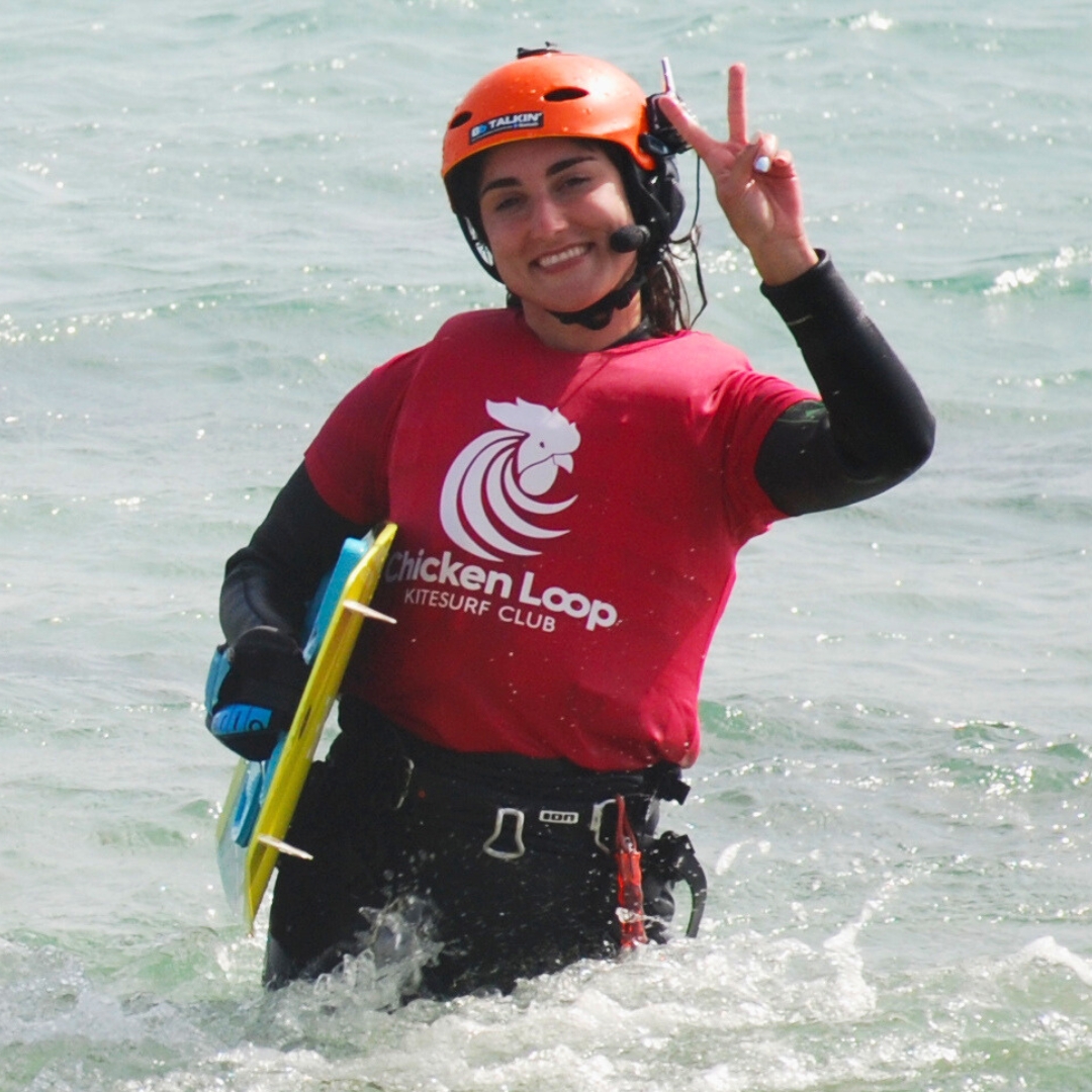 Kitesurfing with Chicken 🐔 Loop looks like this 🤙

1. Briefing 📖
2. Instructor demo 🏄‍♂️
3. Do it yourself 💥
4. Get fun ✌️

#kitesurfing #chickenloopkiteclub #Duotone #tarifa #cadiz #andalucia #tarifakitesurf #kiteschooltarifa