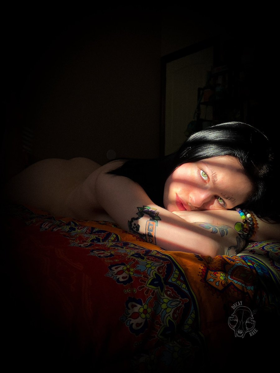 raeeripley's tweet photo. would you want to wake up to me in the mornings ? 🌞✨

https://t.co/mnuIAeoA2A https://t.co/OjLVqTfkxr