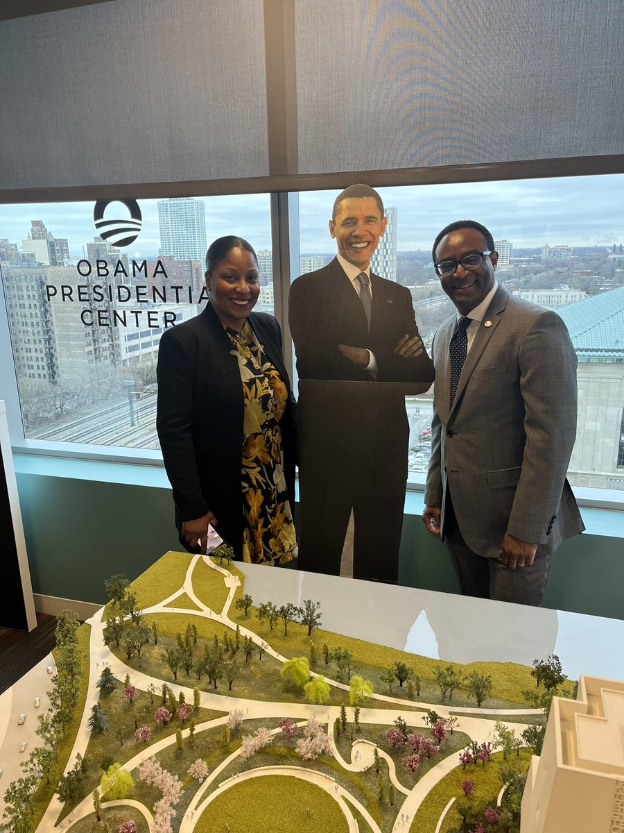 I’m honored to have visited the @ObamaFoundation office in Chicago yesterday. Connecting with the @HowardU Alum Erica S. Hubbard who’s part of the Foundation’s remarkable team was truly inspiring. It's evident our Bison are doing incredible work, and their achievements are a…