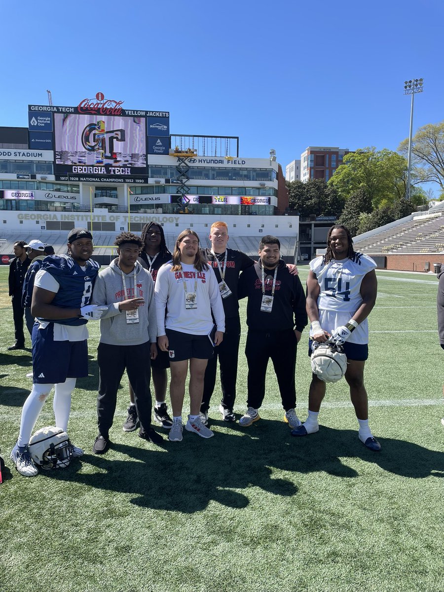 Thank you @GeorgiaTechFB and @GeepWade for the hospitality today at practice. Had a great time with @CoachHunnicutt @Tylerford79 @BigRedXXL @Tonymejia52. It was also great to see GVL alum @JordanWilllams and Makius Scott. @RedElephant_FB @RecruitTheG #Chas1ngBest #TGBTG