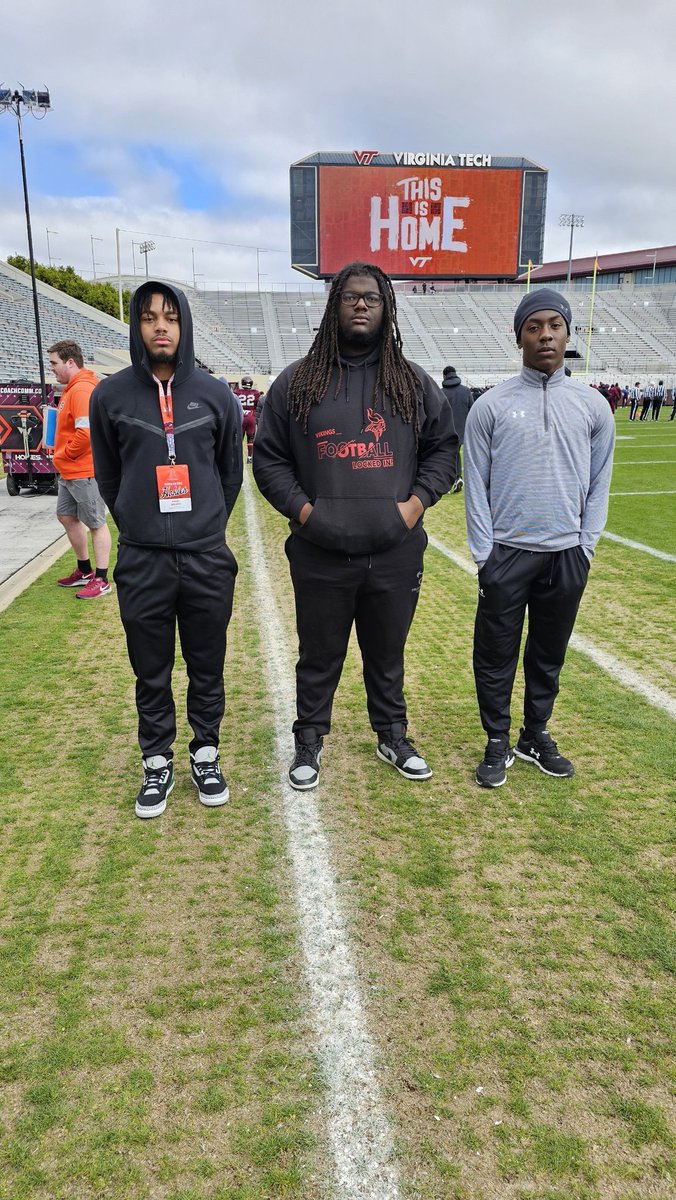 Wanted to thank the staff at @HokiesFB for the invitation to watch their spring practice. I had a great time there. @MrBanks434 @VikingsTj @VANextLevel @Coach_Mines