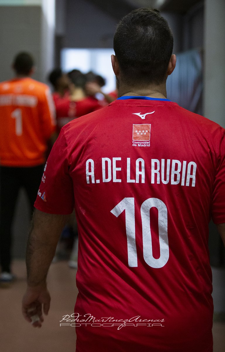 📰 NOTICIA | <a href="/delarubia10/">Alfonso de la Rubia</a> cuelga las botas al final de esta temporada #Eterno10
🤾 El central pondrá fin a una carrera de 30 años sobre las pistas y se retirará en la que ha sido su casa durante más de tres lustros
🔗 balonmanoalcobendas.es/alfonso-de-la-…
#ConectaTuPasión #balonmanoalcobendas