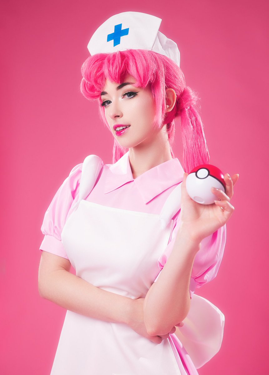 Nurse Joy cosplay from Pokémon !