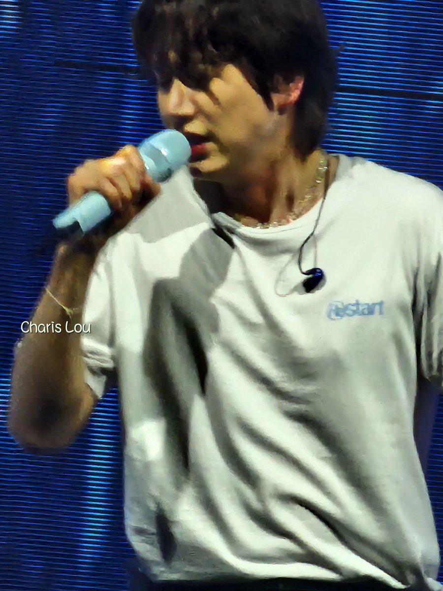 LLui86's tweet image. Just a little bit sexy. 2024 Kyuhyun Restart Asia Tour in Hong Kong Day2.
#KyuhyunAsiaTourinHongkong #kyuhyunrestartinhk
#KYUpiter #규피터로그 #규현 #KYUHYUN #圭賢 #SuperJunior