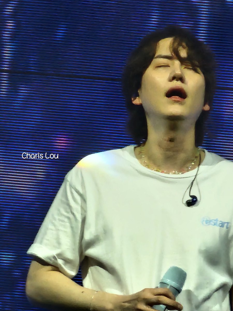 LLui86's tweet image. Just a little bit sexy. 2024 Kyuhyun Restart Asia Tour in Hong Kong Day2.
#KyuhyunAsiaTourinHongkong #kyuhyunrestartinhk
#KYUpiter #규피터로그 #규현 #KYUHYUN #圭賢 #SuperJunior