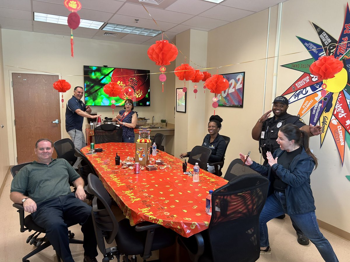 Palm Springs Middle tweet media