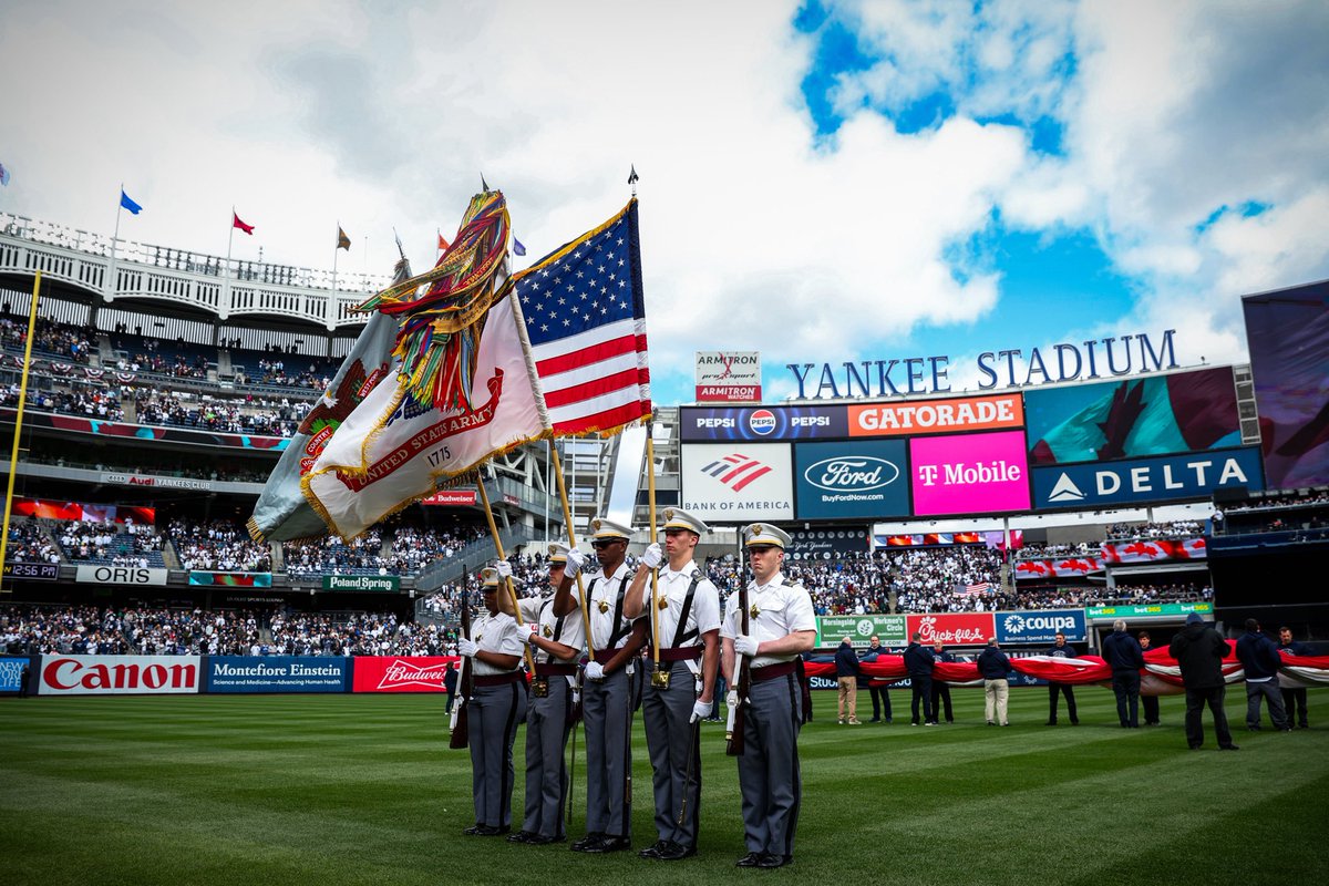 Thank you to the Cadet Honor Guard from the @WestPoint_USMA for today’s presentation of colors 🇺🇸