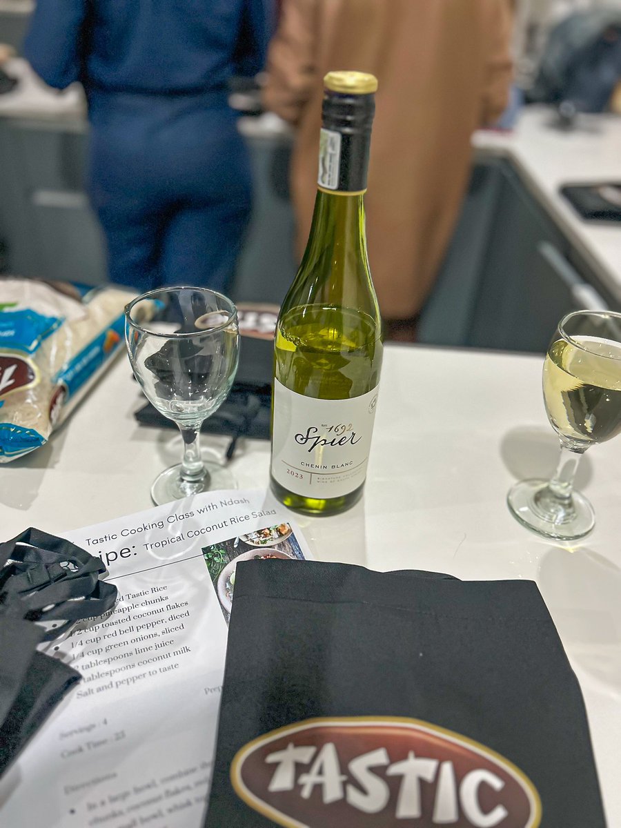 Mary_Yanda's tweet image. That time of the year with the number one host 💃🏿💃🏿 @Mr_Ndash @tasticricesa #moreineverypot #perfecteverytime